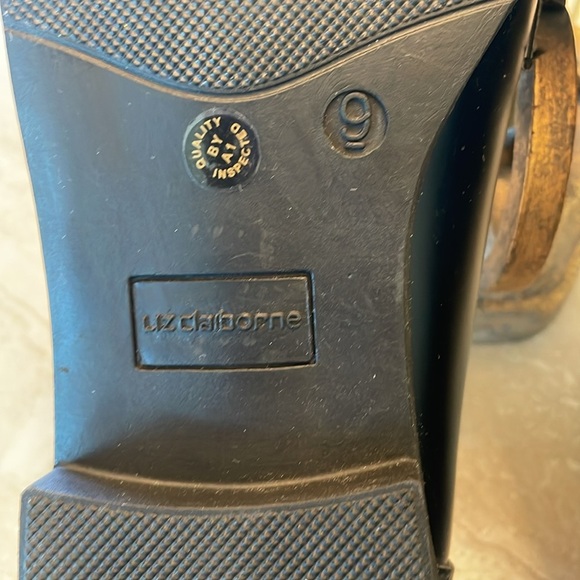 Liz Claiborne Size 9 Black Leather Loafers Classic Flats. Never worn - Picture 7 of 9